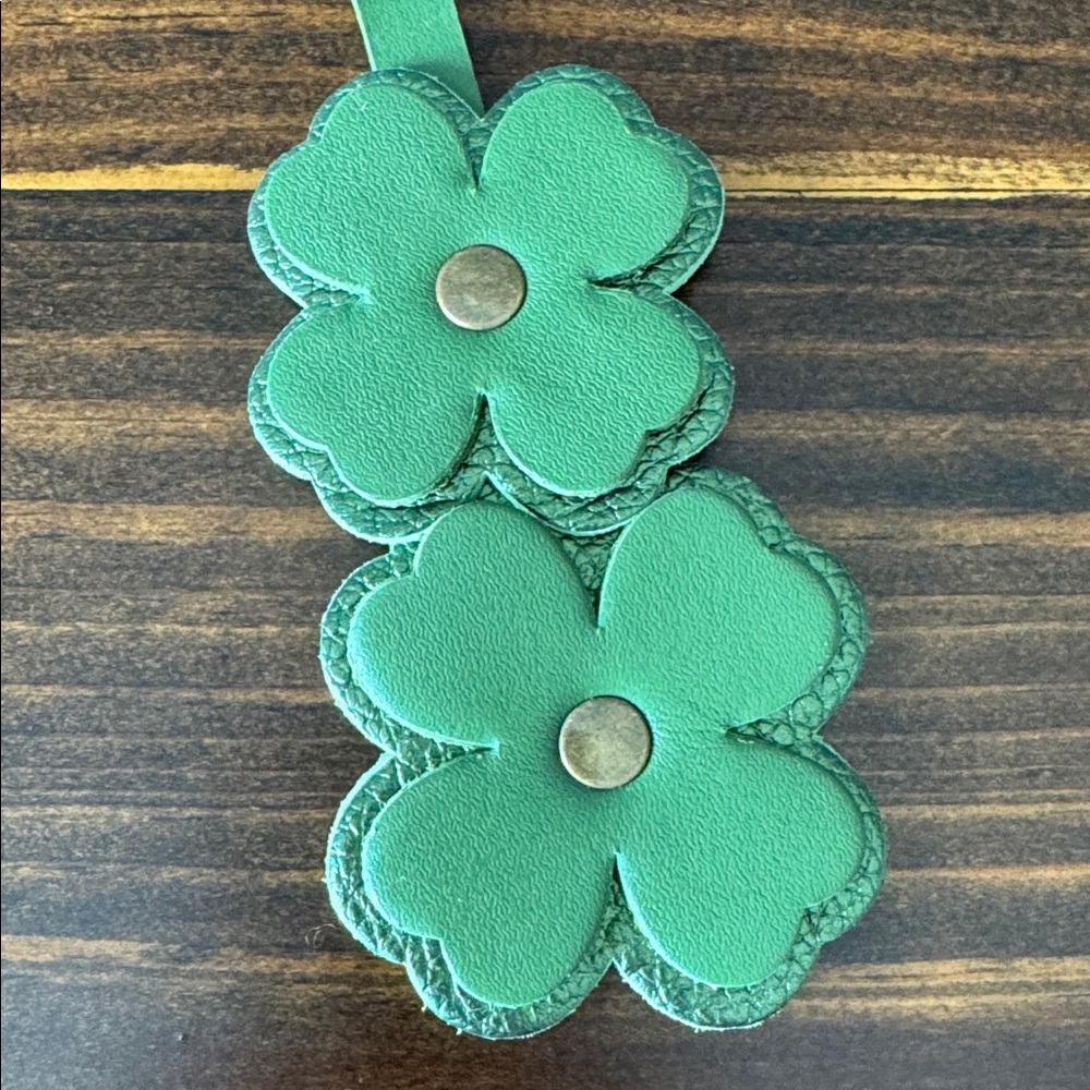 NEW Portland Leather 🍀 Clover Shamrock Keychain/Charm - Picture 2 of 6